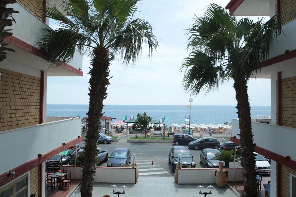 Hotel Miramare Cirò Marina Exterior foto